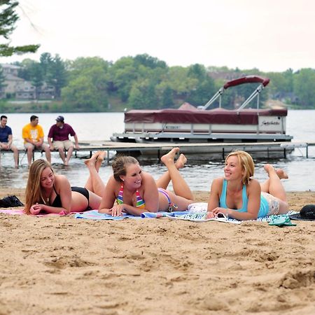ベイカー サンセット ベイ リゾート Lake Delton エクステリア 写真