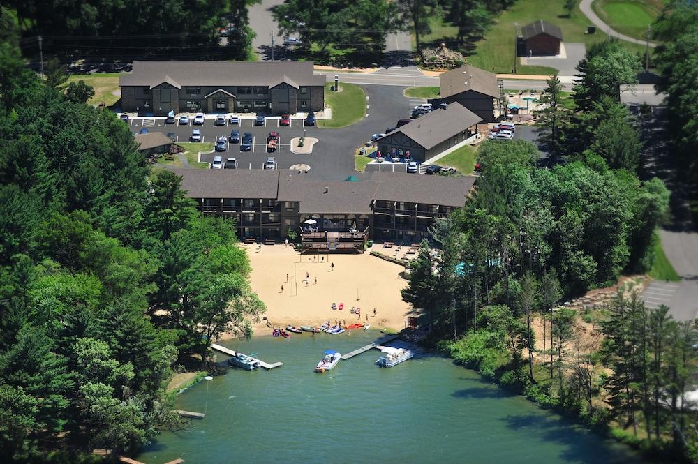 ベイカー サンセット ベイ リゾート Lake Delton エクステリア 写真